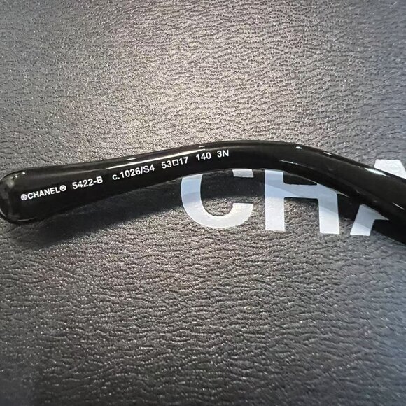 Authentic CHANEL Sunglasses Women's Polarized-Black/White CC Logo New With Box - Picture 9 of 10